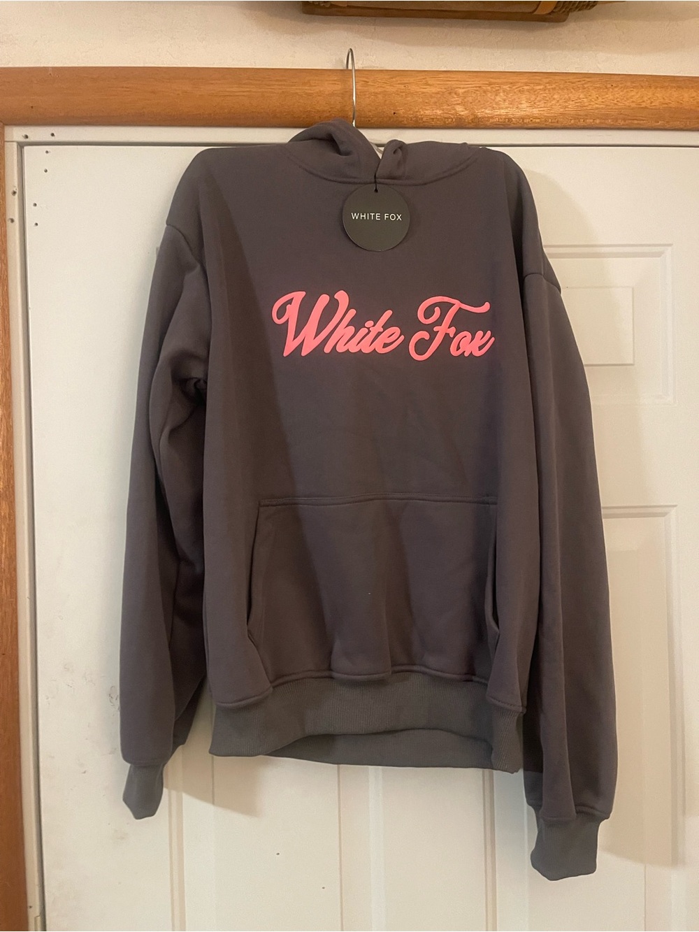 New White Fox Boutique "season 7” Oversized Hoodie Gray Pink Logo XS/S